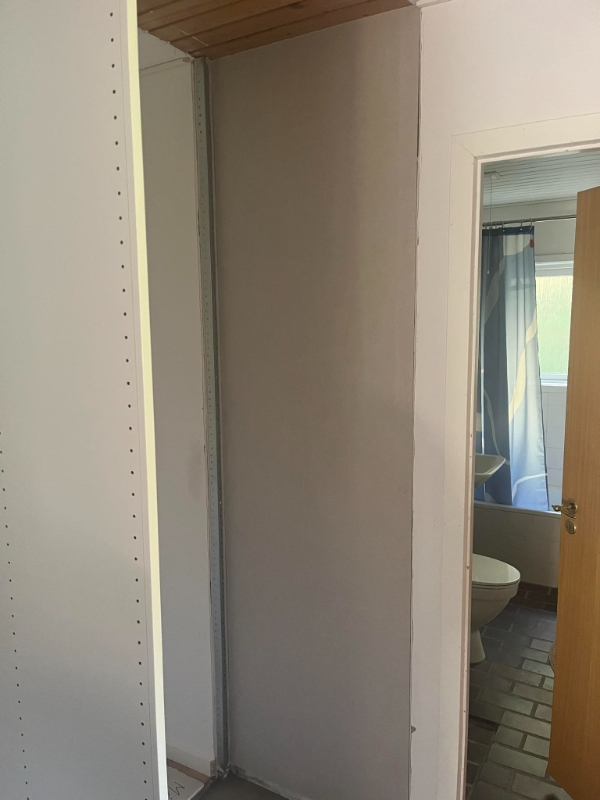 Filt, spartel og maling af gipsvægge