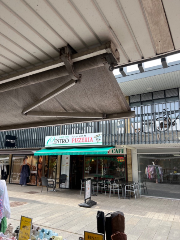 En markise som skal tages ned og tages med