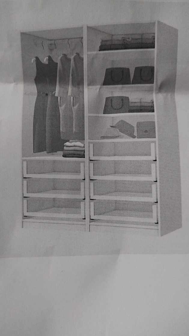 Hjælp til at samle et Ikea garderobeskab.