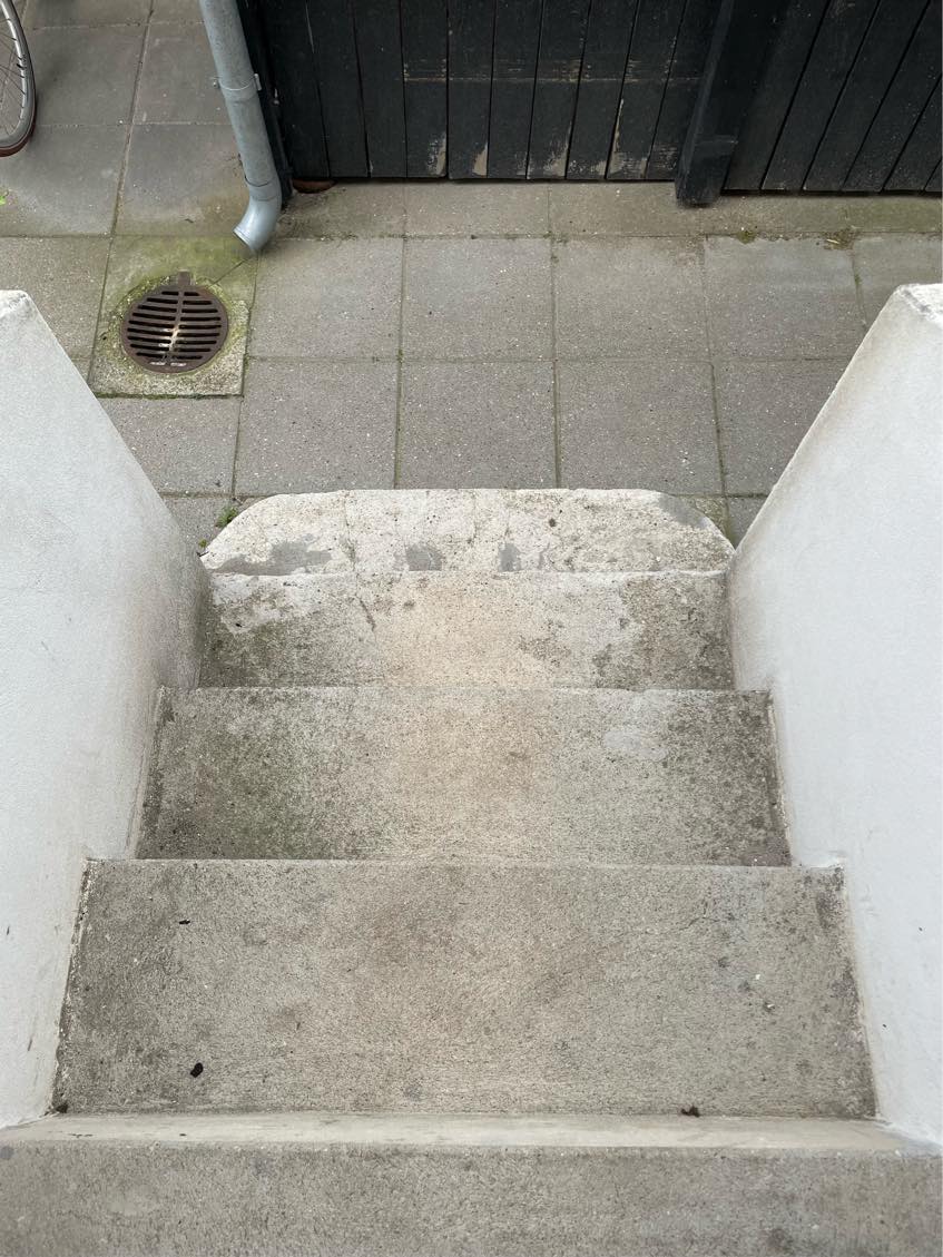 Reperation af trappe