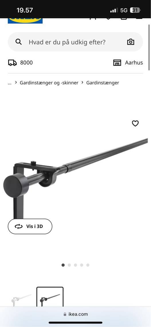 Ophængning af gardinstænger samt en gardinsskinne. Gardinskinne skal skæres til. Alt fra IKEA. Rawplugs og skruer mangler - kan selvfølgelig købes eller betales.