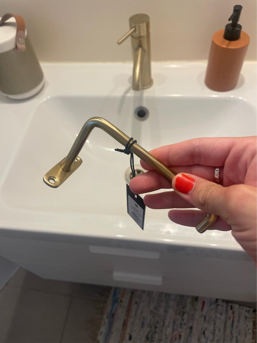 Ophæng af reol, hattehylde samt to knagerækker