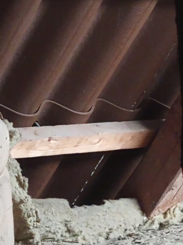 Skift af 3-6 tagplader der er revnet, bølgeeternit