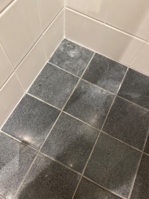 Fjerne kalk på badeværelse