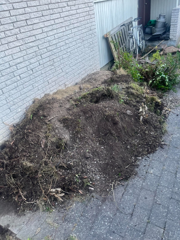 Afhentning af sten og jord