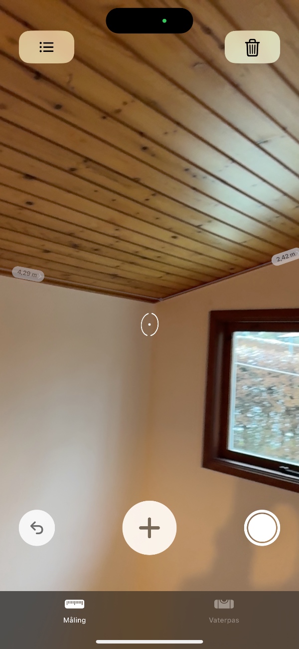 Opsætning af huntonit loft ovenpå på eksisterende loft.