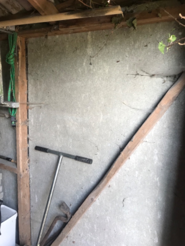 Fjernelse af tag og sider på garage, muligvis asbest, ca 30 m2