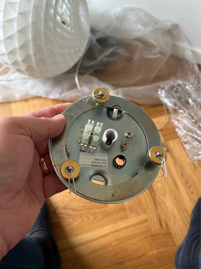 Ophængning af lampe