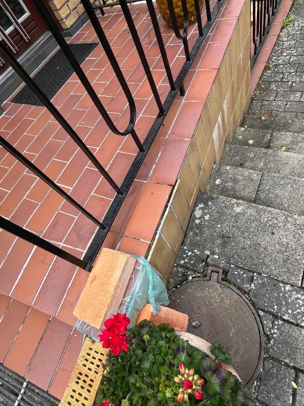 Udskiftning af ødelagte fliser