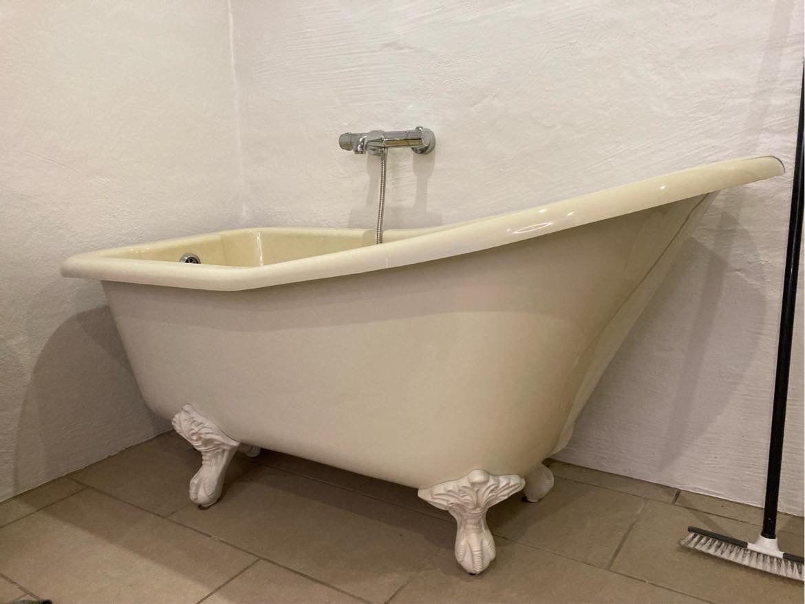 Bortskafning af badekar