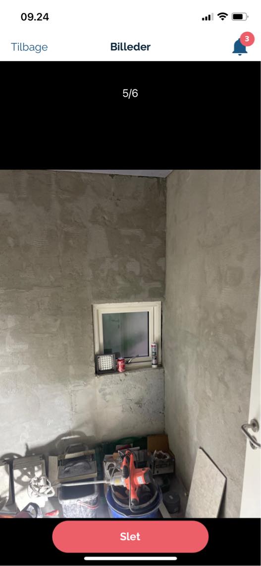 Spartel, filt og maling på vægge og loft.