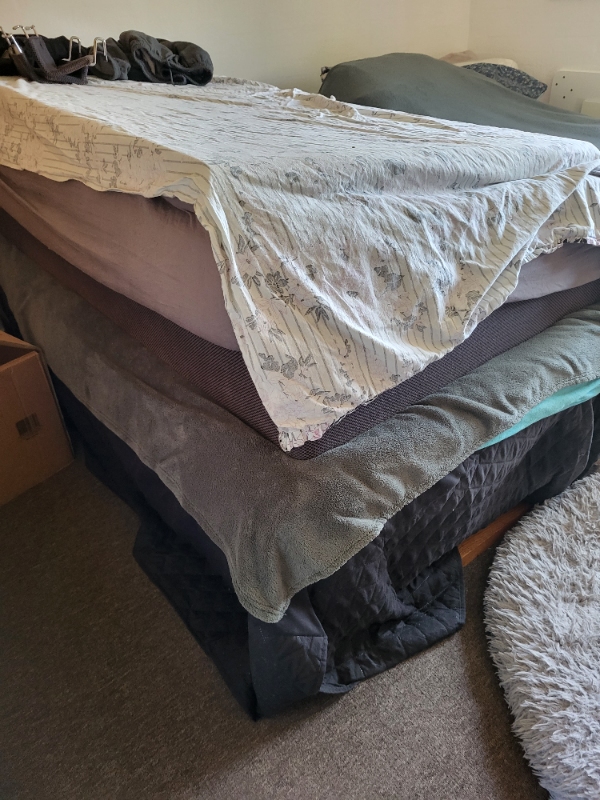 lidt bort skaffelse møble og lidt små ting få styr på lille rækkehushave rensning havelåge