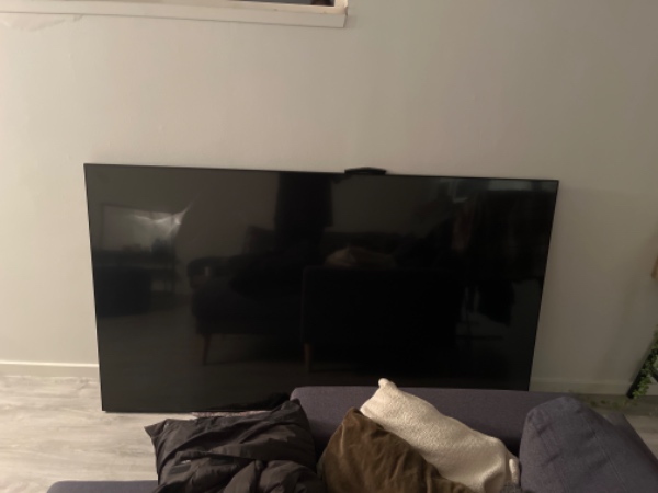 Flytning af fjernsyn 83 tommer