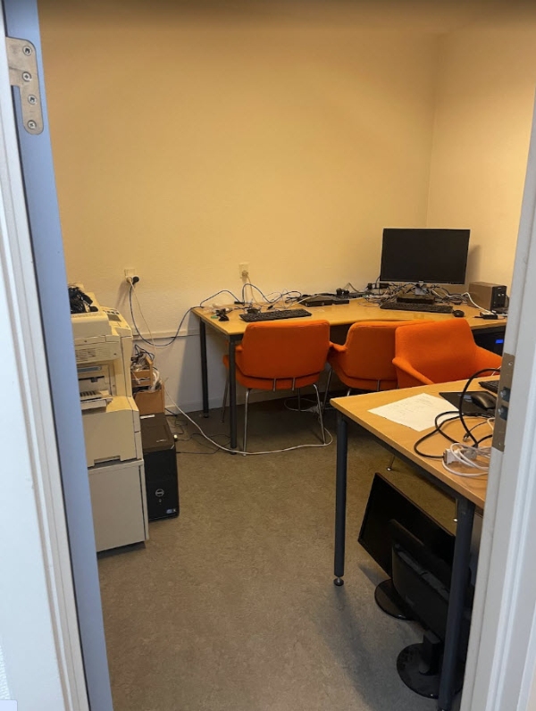 kontor lokaler ryddes og smides ud,