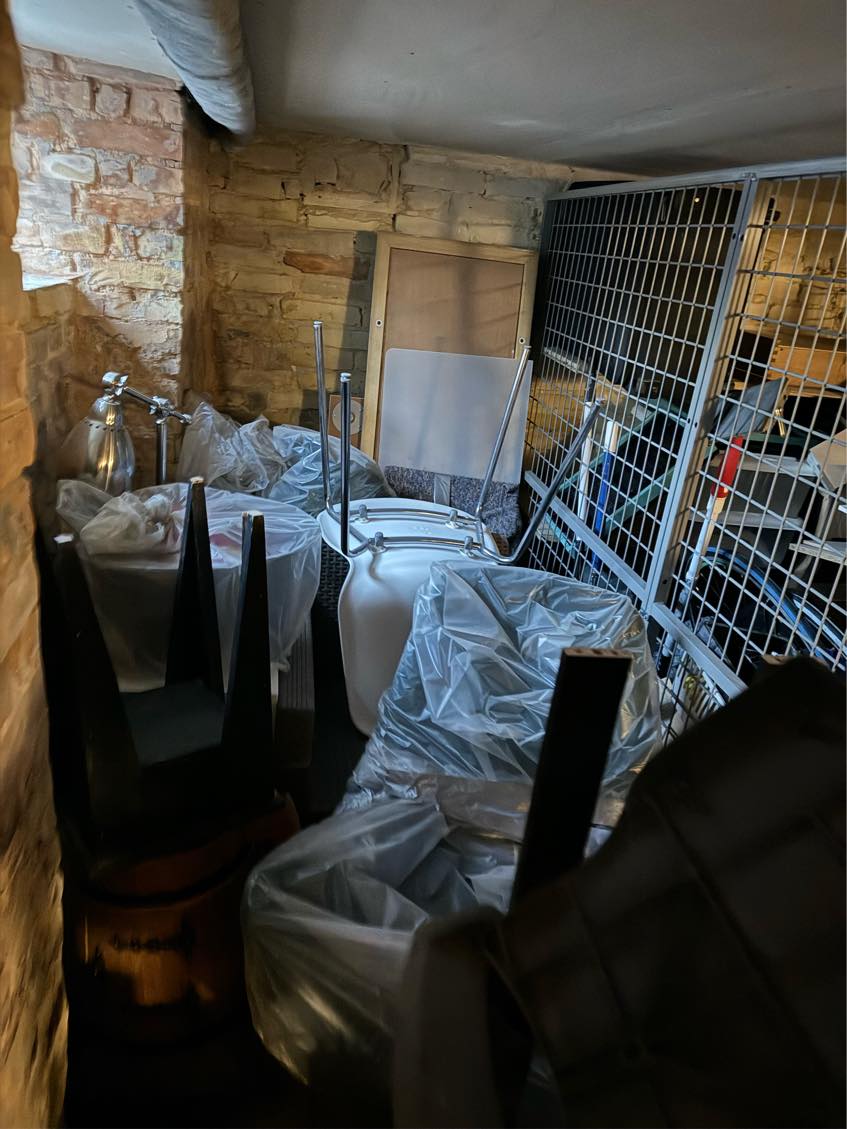 Tømning af møbler mv. i kælderrum og bortkørsel