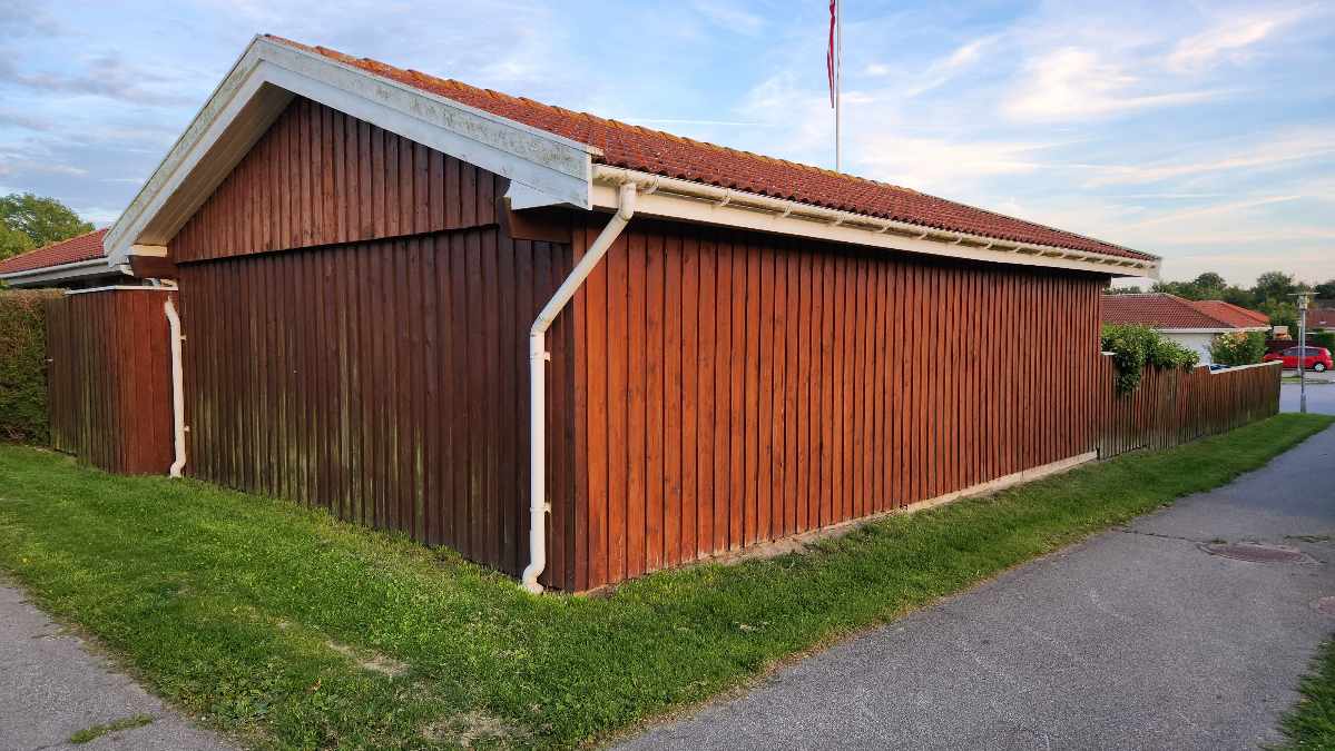 Træværk carport og skur