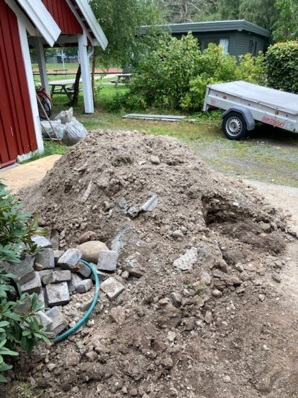 Jord/sten skal køres væk - ca 2-3 m3