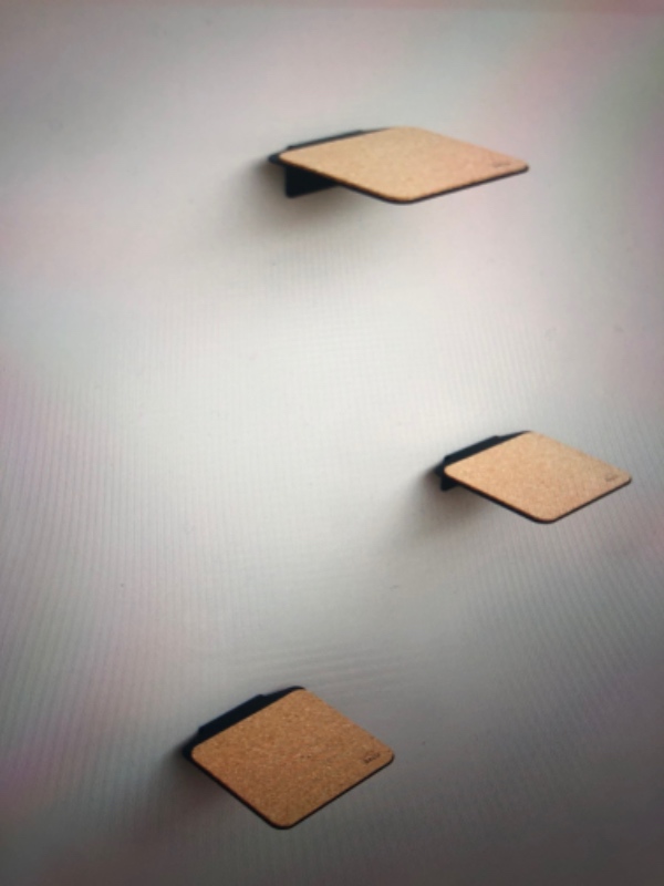 Opsætning af 6 små/mini hylder i betonvæg