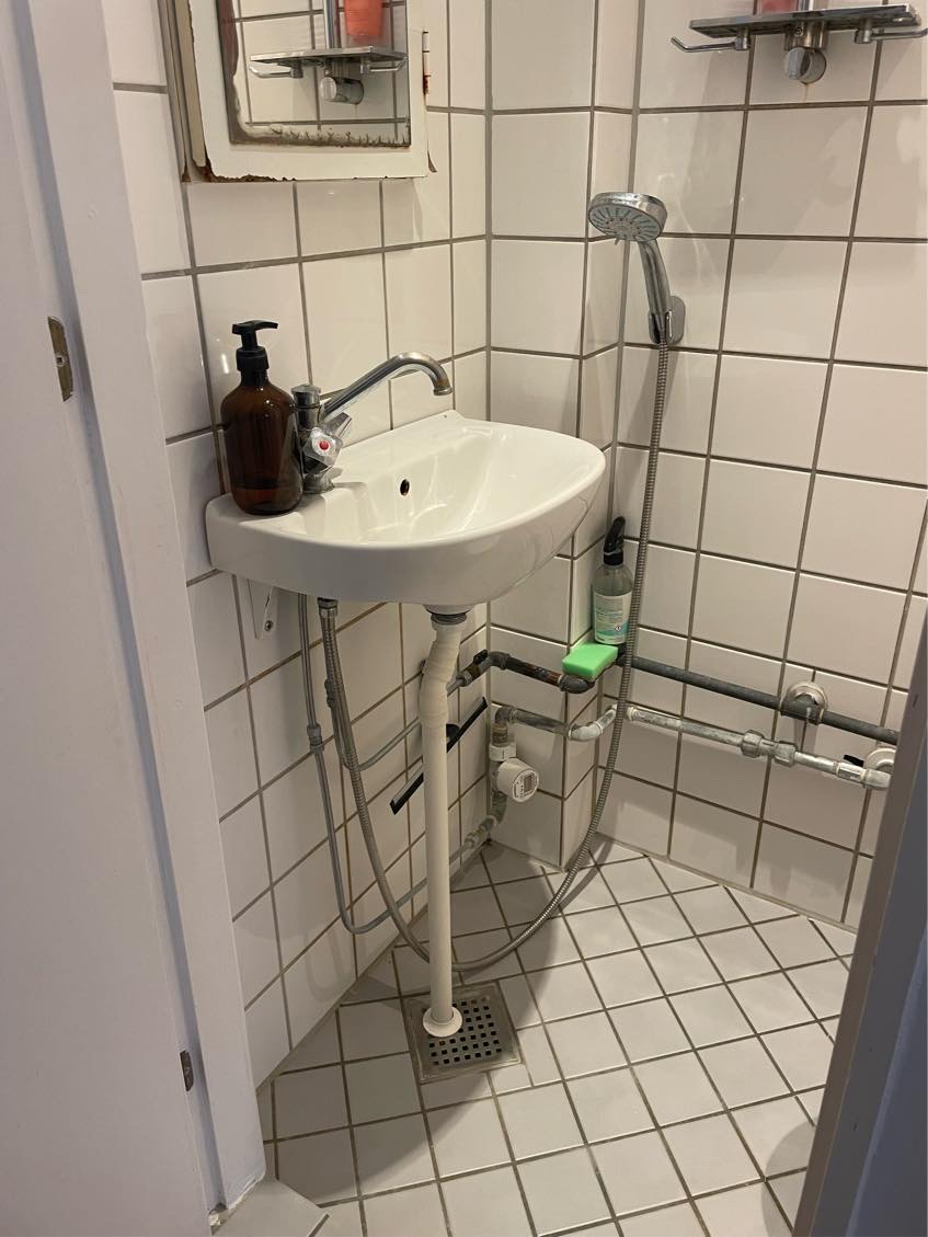 Væghængt toilet