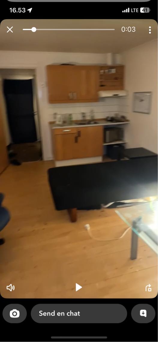 Rengøring i hele lejligheden og fjerne skraldet