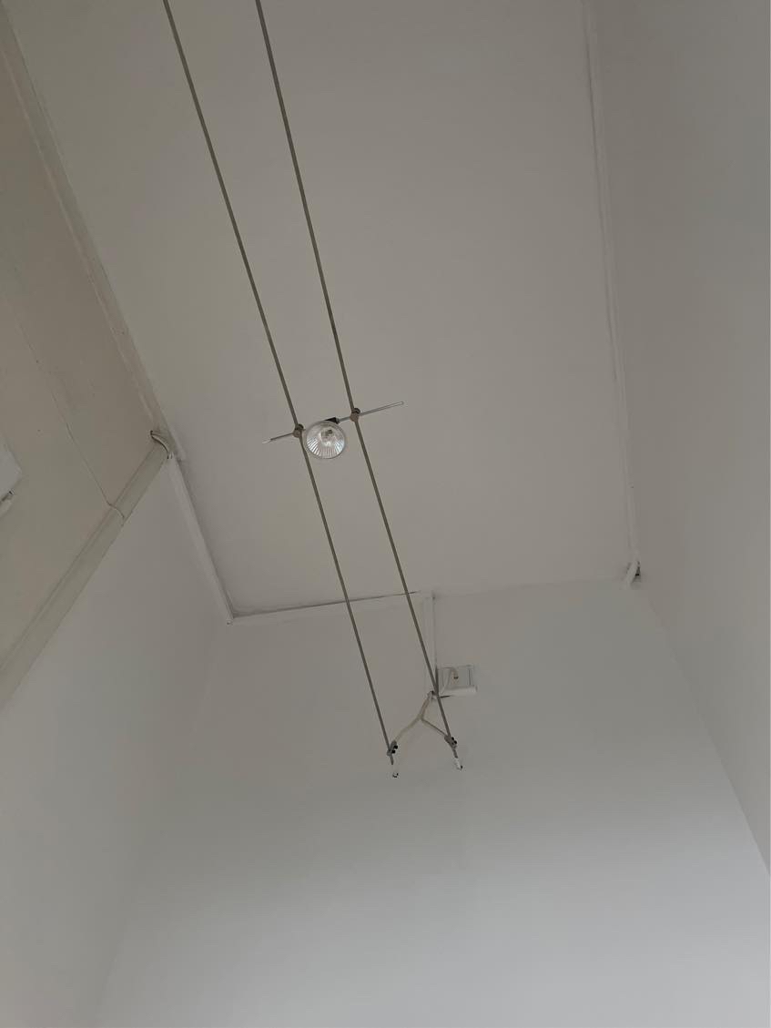 2 lamper skal ned og 4 nye skal op