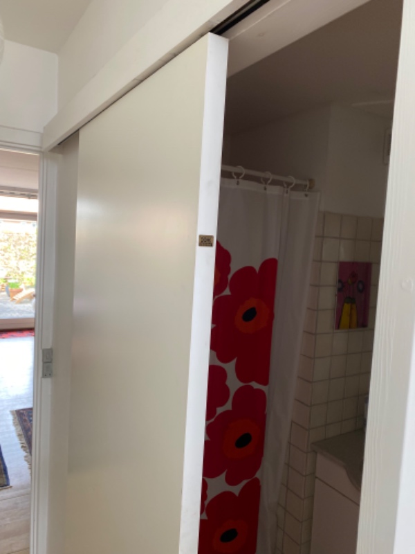 Montering af en skydedør