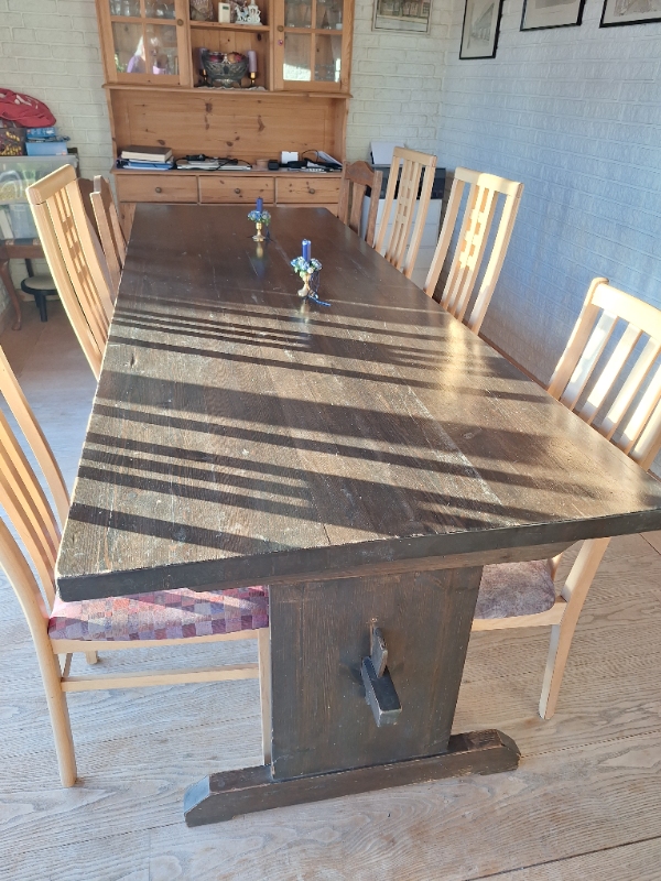 Nedslibning, bejdsning og påsætning af endestykke på plankebord