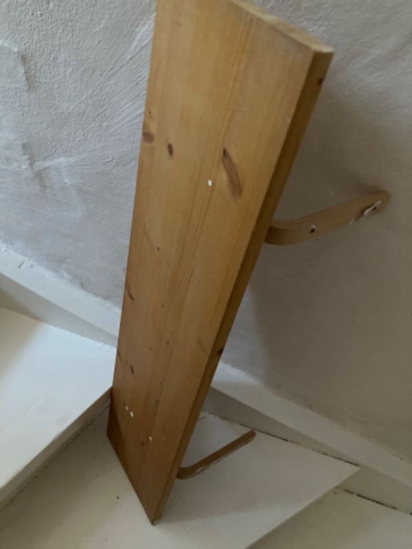 Køkkenlåge. Udskiftning af et beslag. 