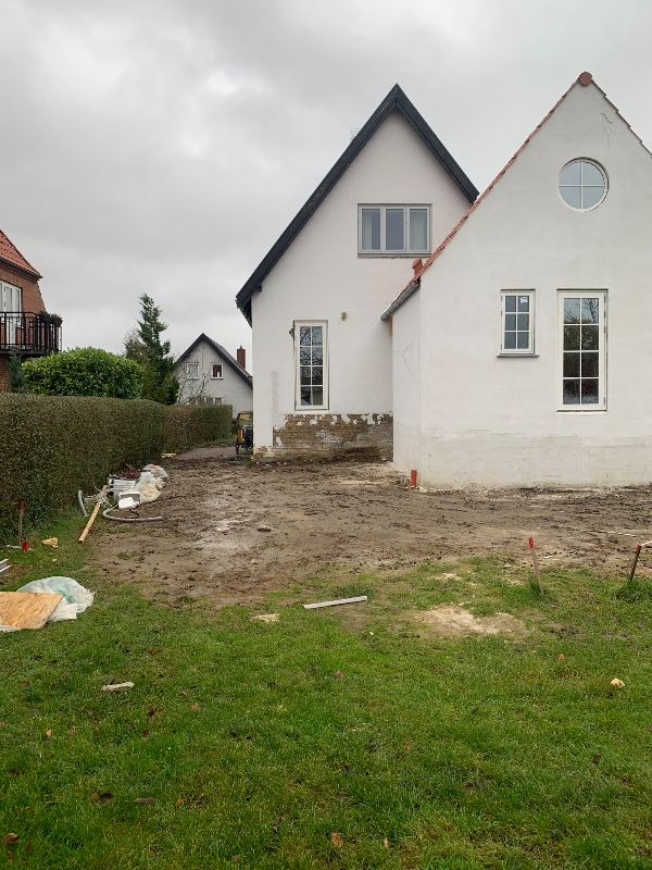 Fræsning og plejning af græsplæne