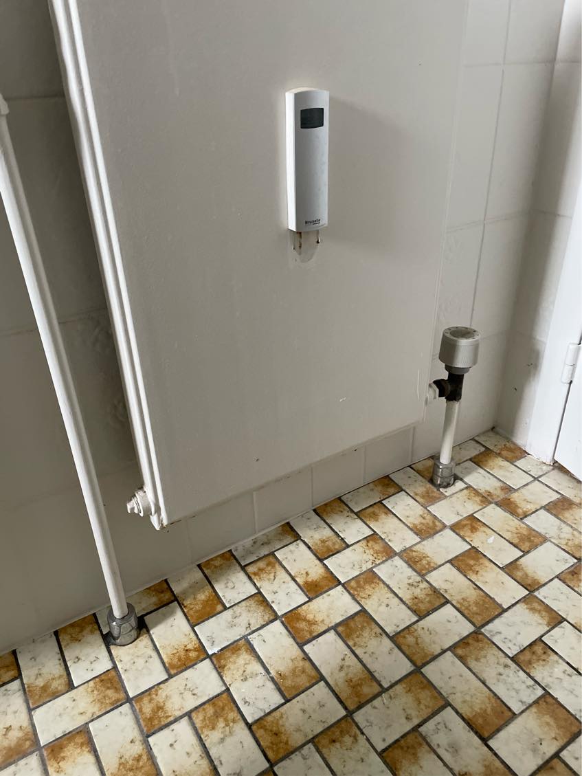 Afmontering af radiator, og sætte en prop i..