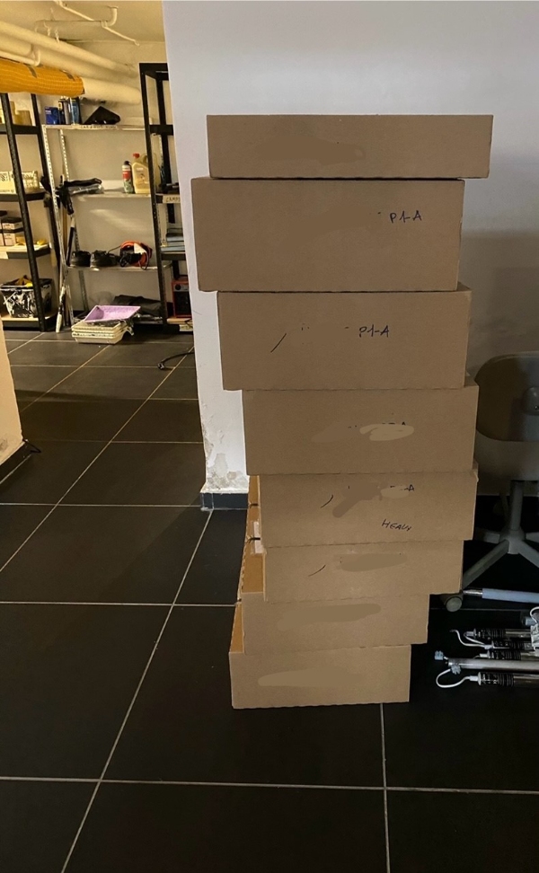 Afhentning og opbæring af kasser