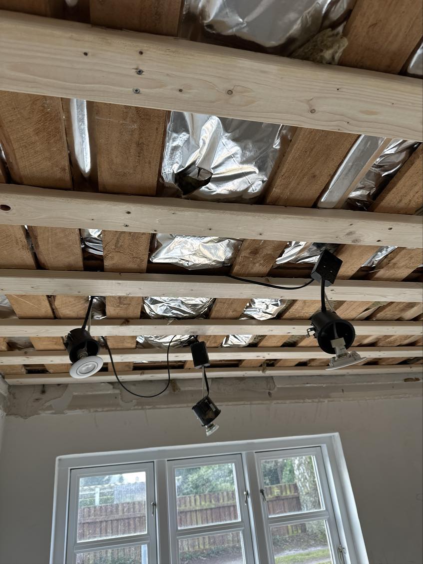 Elektricitet på badeværelse og stue