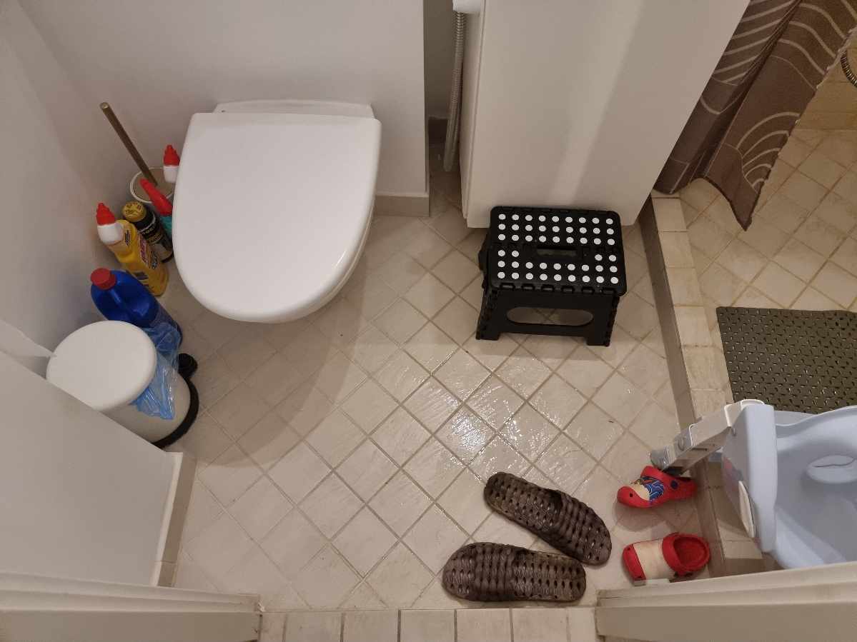 Fraflytningsrengøring, lille toilet og køkken 