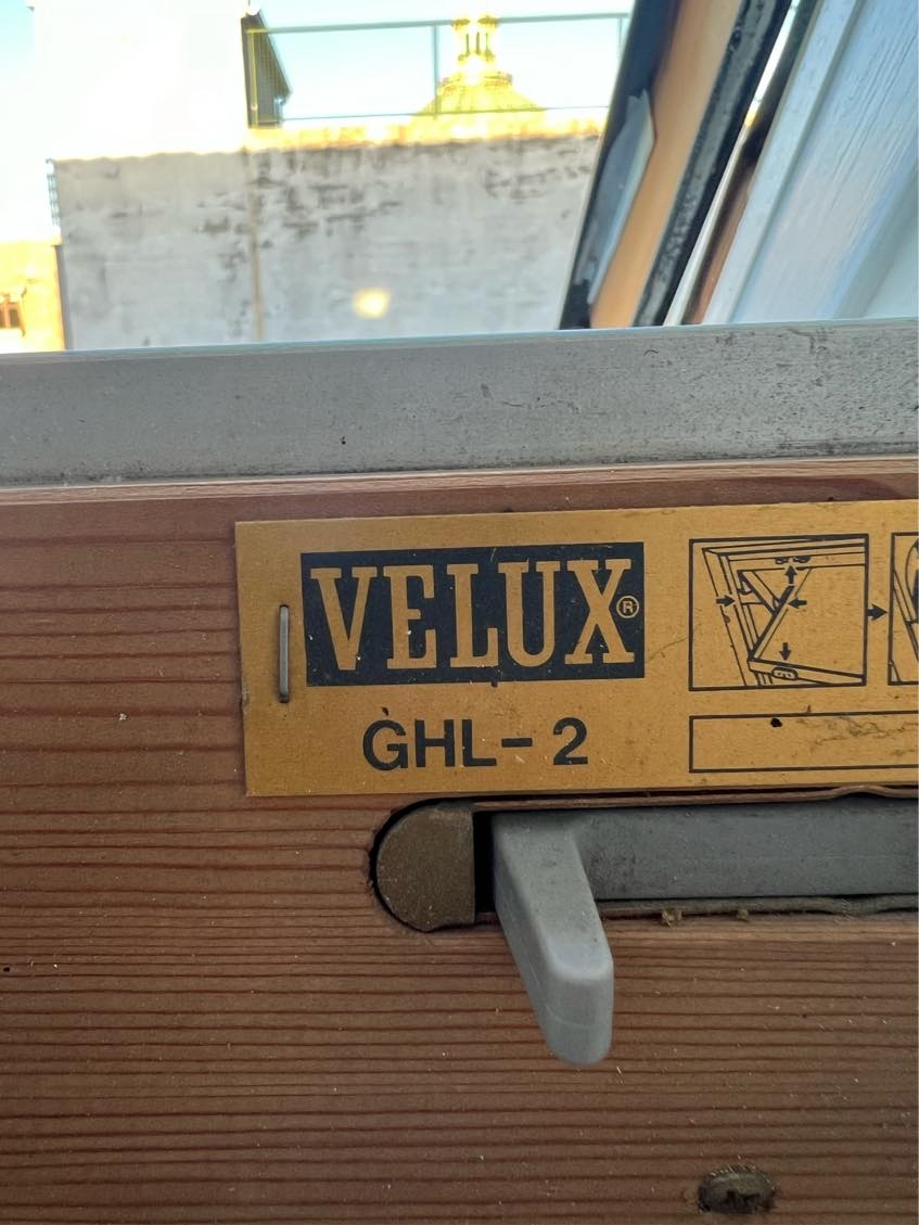 Sætte skodder på Velux vindue