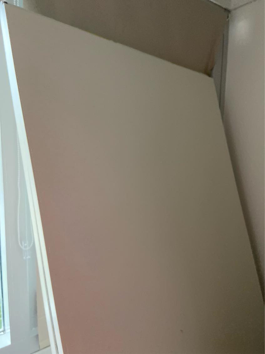 Montering af to skydelåger på Ikeaskab