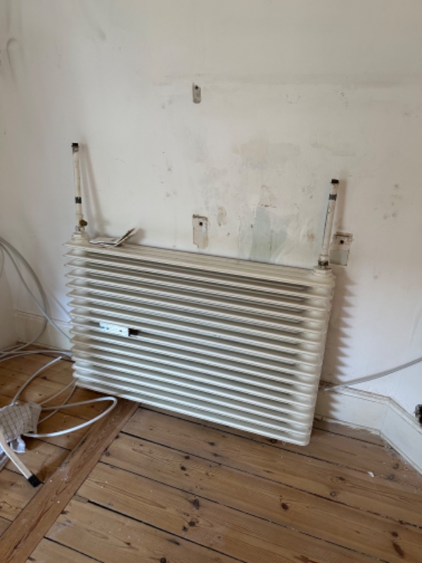 Bortskaffelse af diverse inkl køleskab og radiator