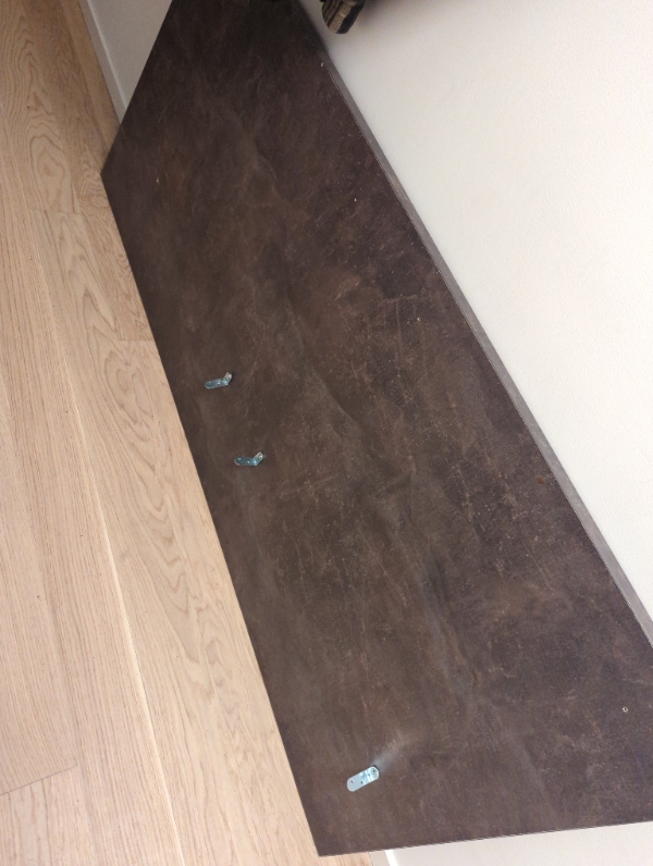 Afhentning af storskrald (bordplade)