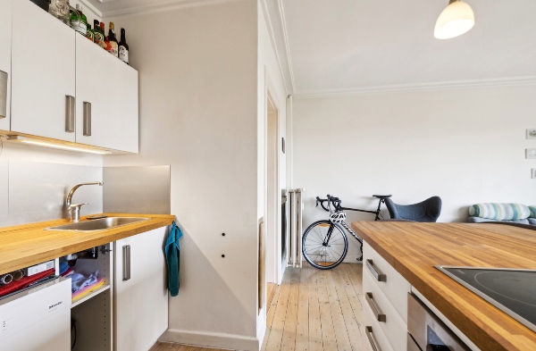 Afmontering af køkken som ikke er så stort (i 2720 Vanløse)