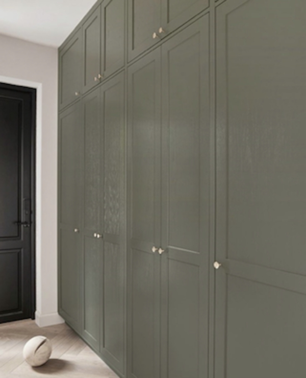 Indbygget garderobe- og entreskab