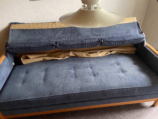 Afhent og bortskaffelse af sovesofa