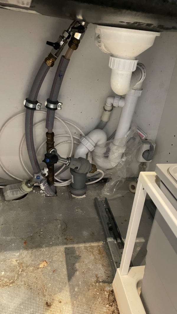 Installere vandhane med kogende vand