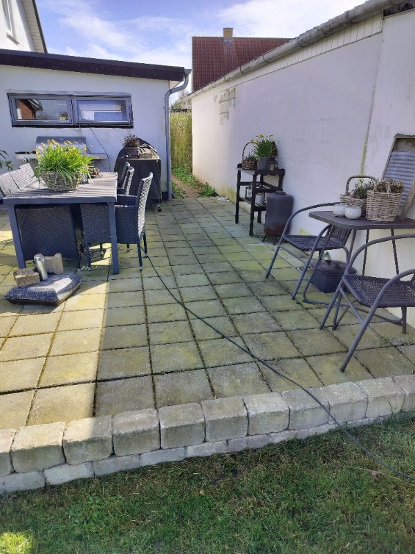 Gravet af og lagt fliser