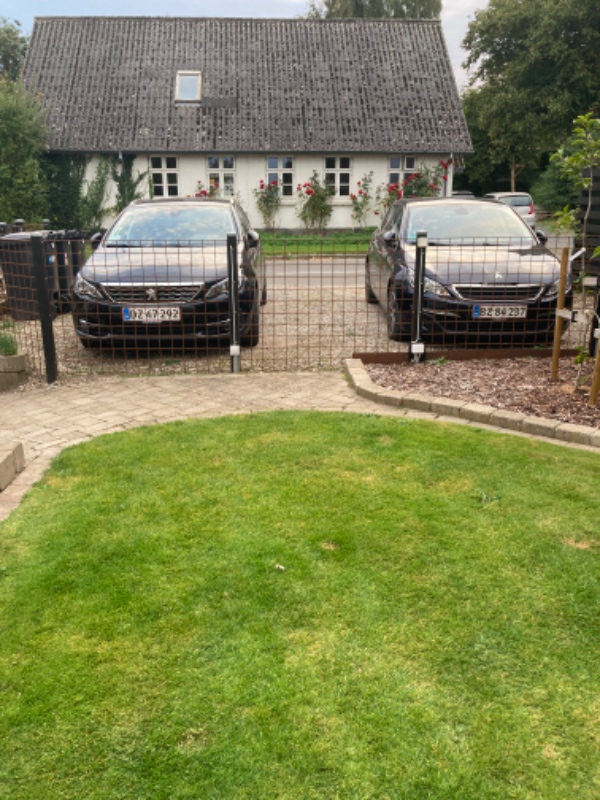 Lave hegn og grave indkørsels af