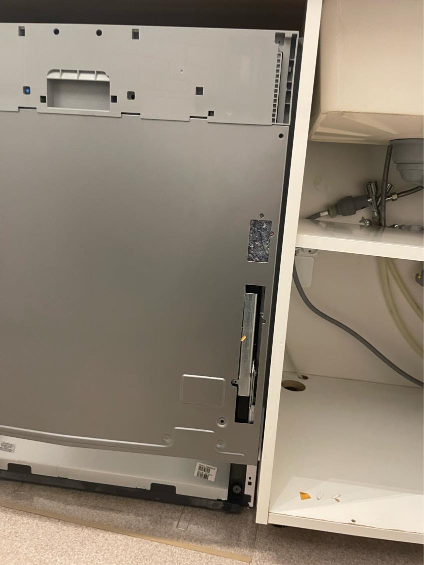 Montering af opvaskemaskine og låge