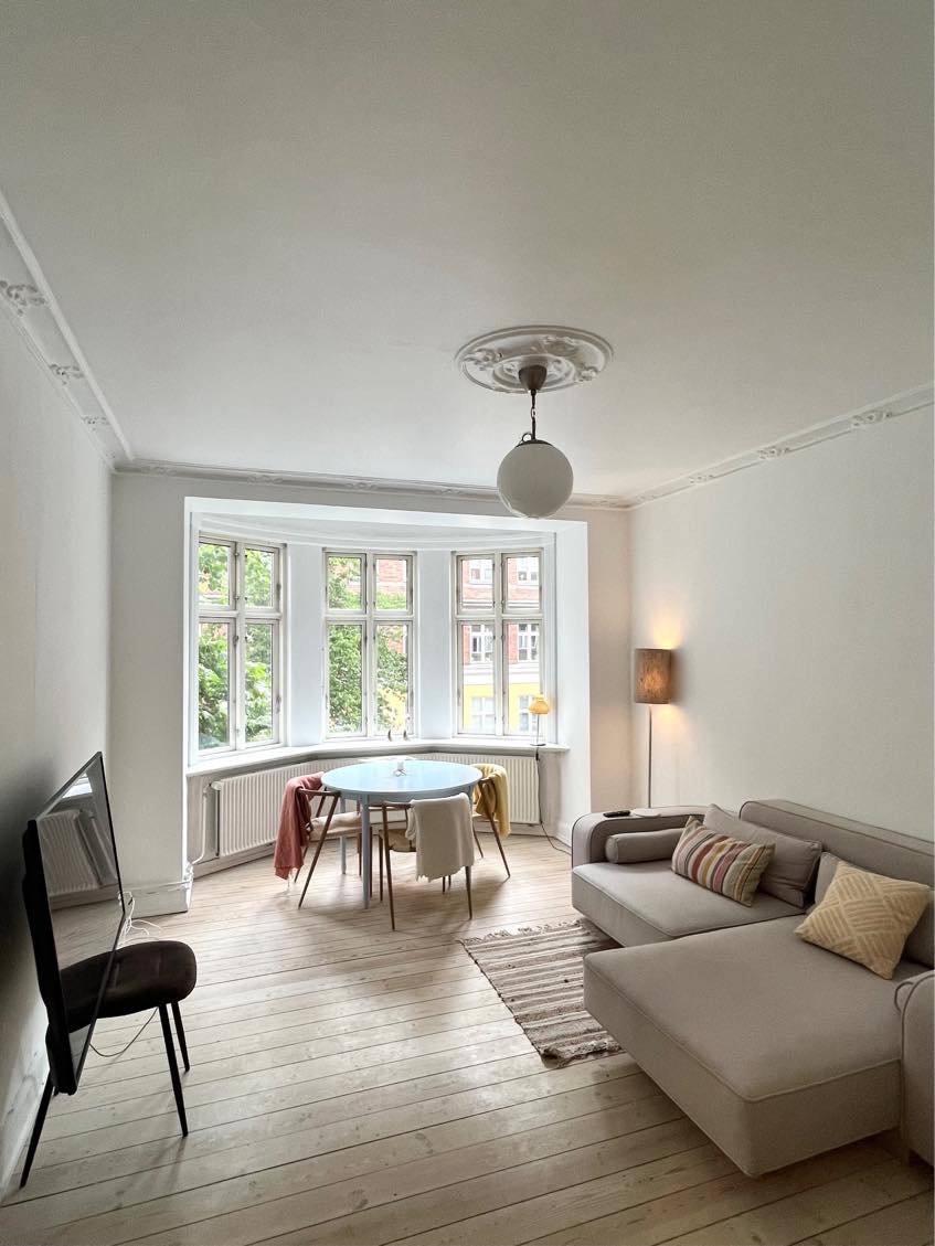 Ophængning af to fjernsyn