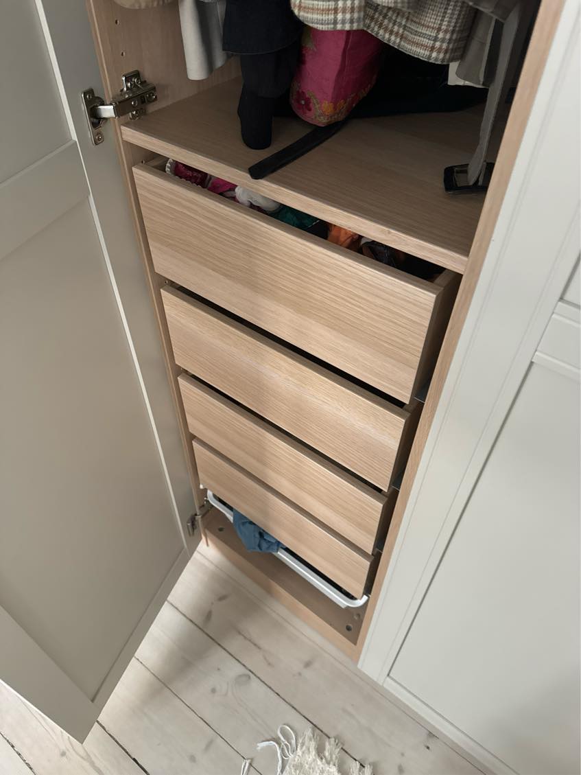 Ha samlet et skab fra Ikea