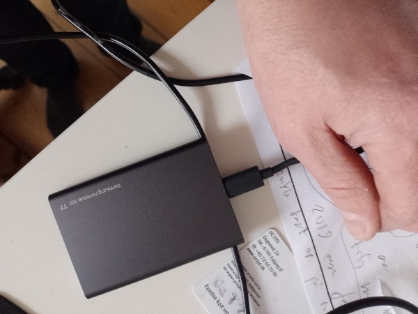 Gendannelse af data fra ekstern harddisk mrk. Samsung SSD T7 . Den har fået vand, da den lå i en pose.