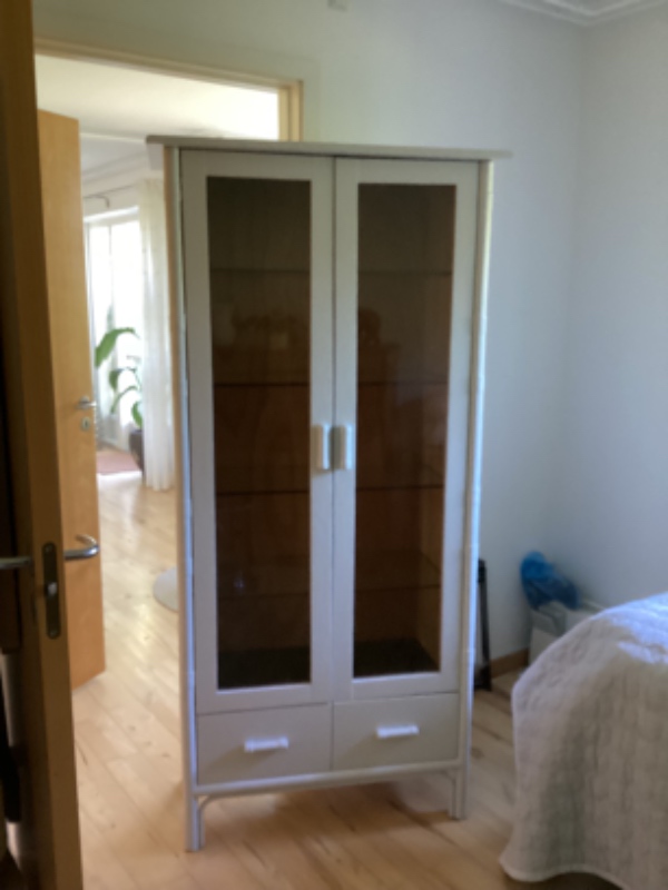 Vitrineskab bortskaffelse