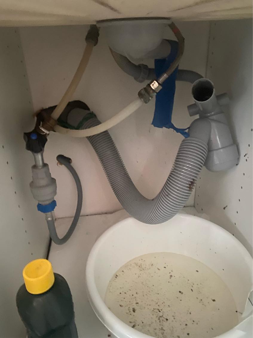 Udskifte afløbssytem i køkken