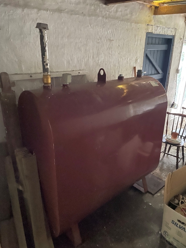 Bortskaffelse af gl. olietank